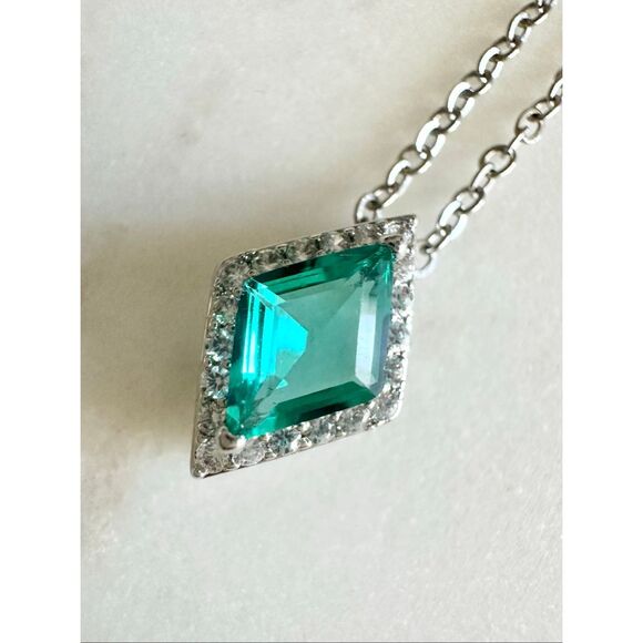 Bright aqua green cubic zirconia lozenge cut pendant necklace - Picture 2 of 6